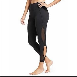 Athleta Salutation 7/8 leggings with mesh insert large